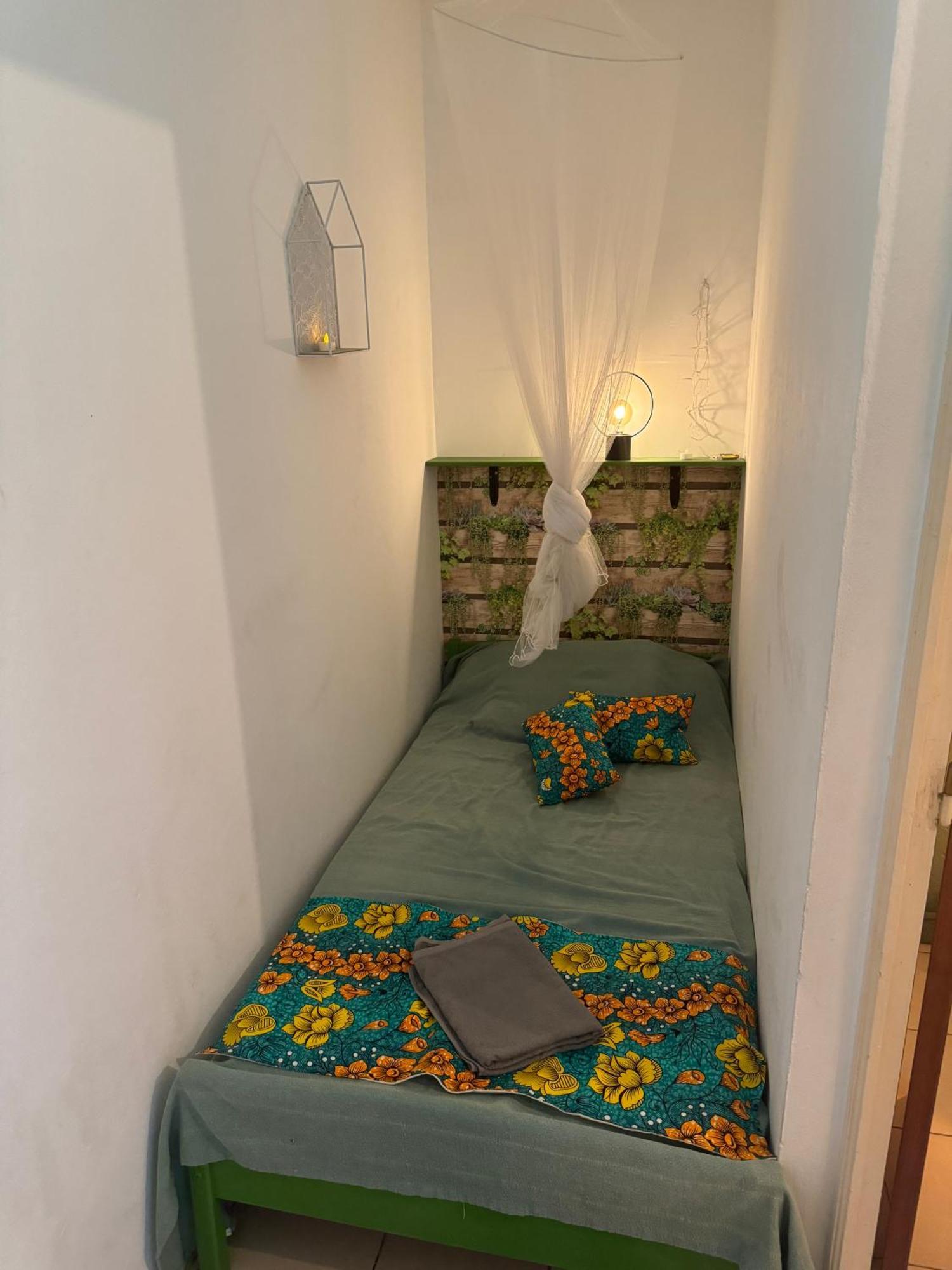 La Canopee Enchantee, Chambres D'Hotes, Piscine, Proche Aeroport, Gare Maritime Лез-Абим Экстерьер фото
